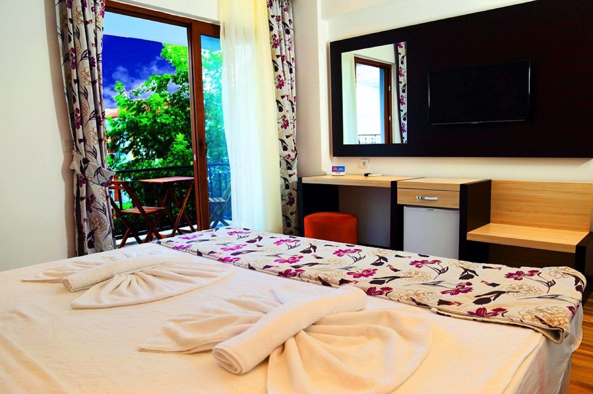 Hotel Hermes Каш Екстериор снимка